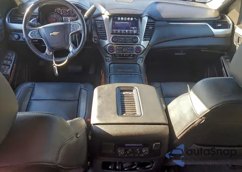 2019 Chevrolet Suburban K1500 Premier z USA, uszkodzony, nr VIN 1GNSKJKJ8KR209863